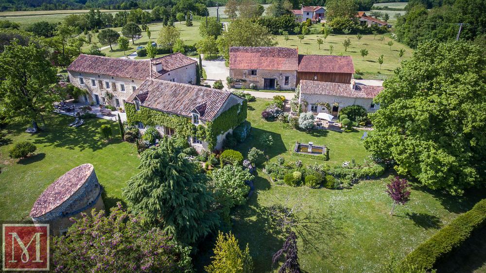 Le Manoir De Beauregard Bed & Breakfast Clermont-de-Beauregard Eksteriør bilde