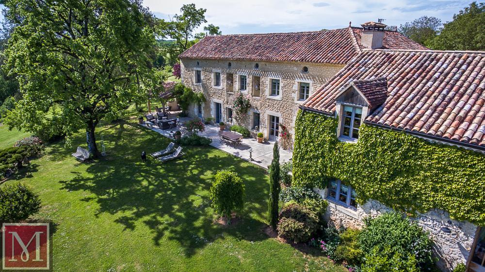 Le Manoir De Beauregard Bed & Breakfast Clermont-de-Beauregard Eksteriør bilde